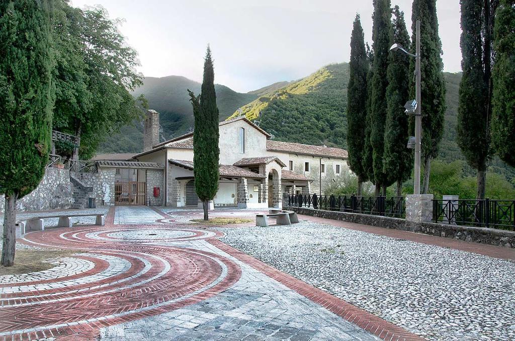 L'Angelo pellegrino miniappartamenti Rieti Esterno foto